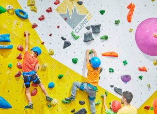 Climbat, escalada para peques y en familia. climbat en la torre outlet