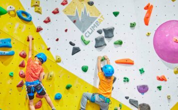 Climbat, escalada para peques y en familia. climbat en la torre outlet